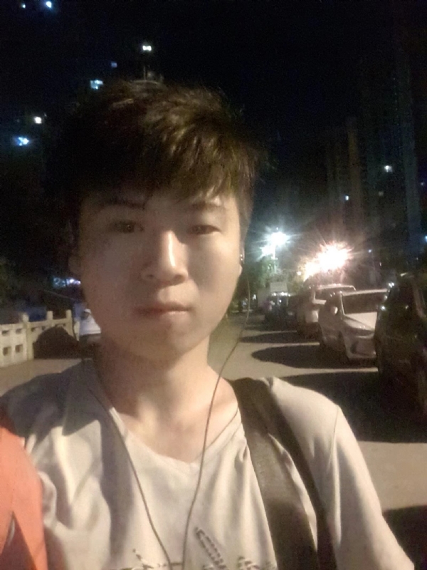 流星的瞬间的第一张照片--平和婚介网