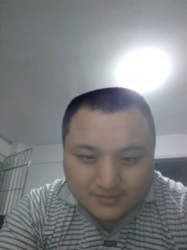 我在机场等艘船的第一张照片--平和婚介网