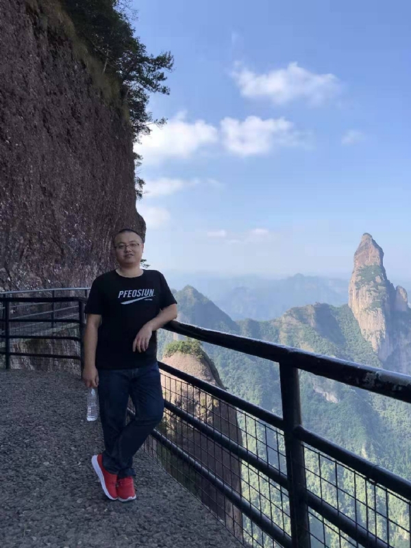 不杵于物的第一张照片--平和婚介网