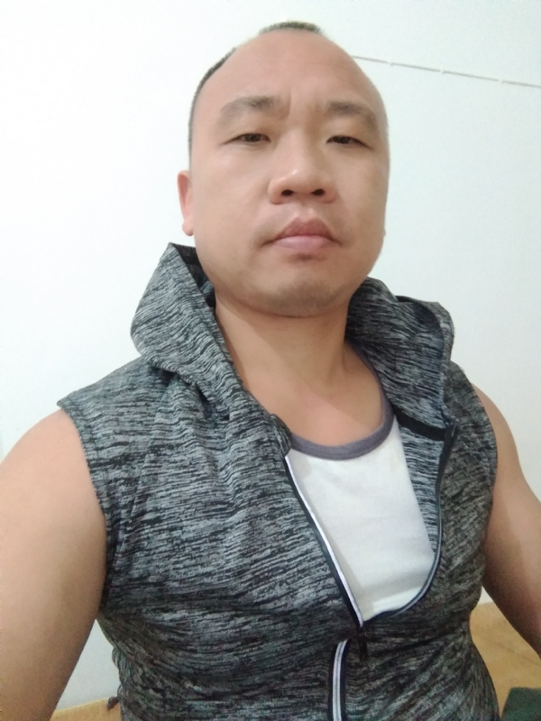 whm的第二张照片--平和婚介网