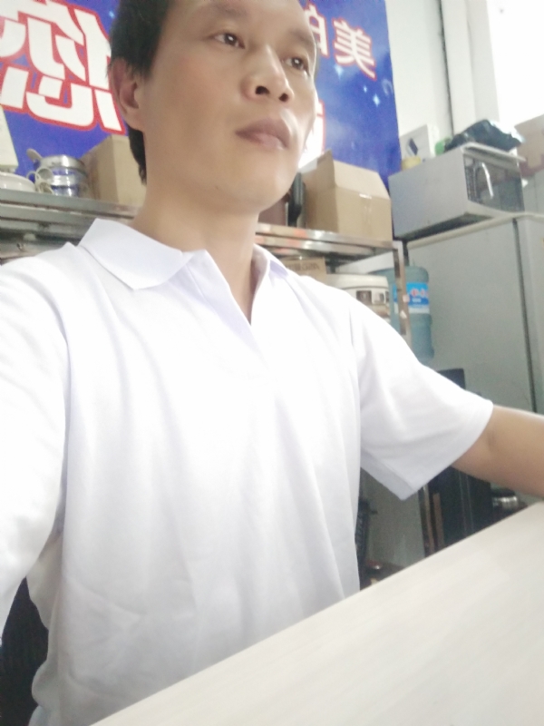 深蓝色的海的第一张照片--平和婚介网