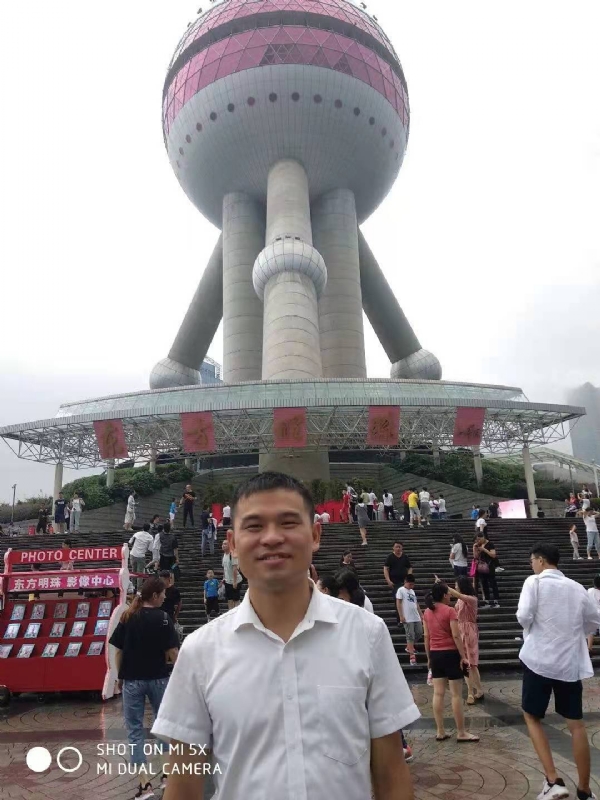小猫吃老鼠的第一张照片--平和婚介网