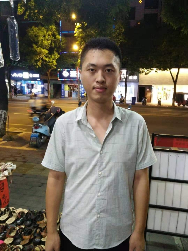 单身的雄鹰的第一张照片--平和婚介网