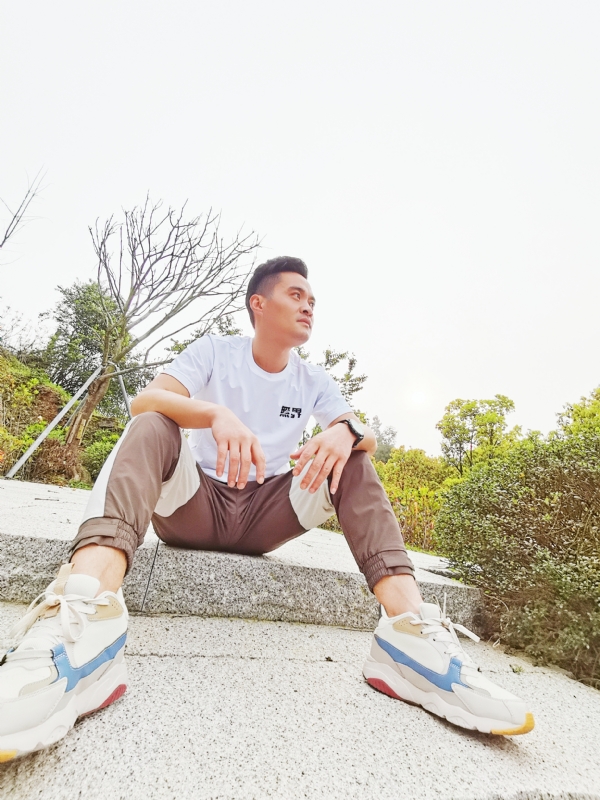 一个人，干净利落的第一张照片--平和婚介网