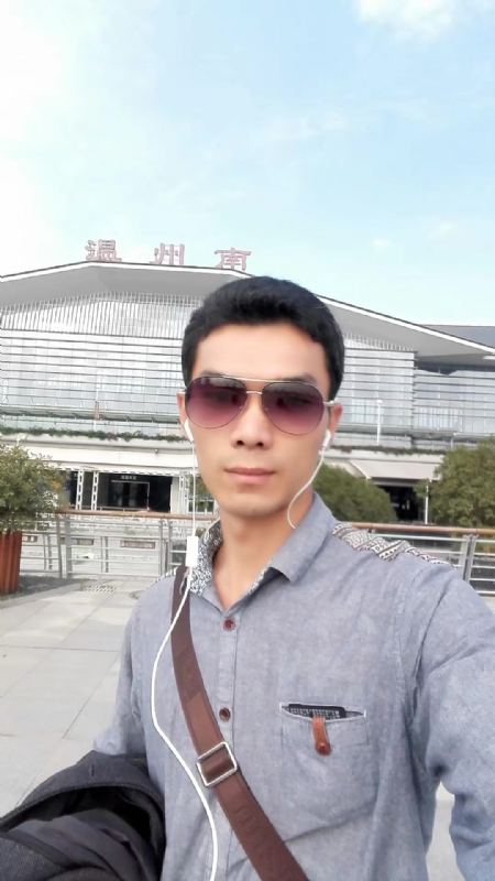 错把真心喂了狗的第三张照片--平和婚介网