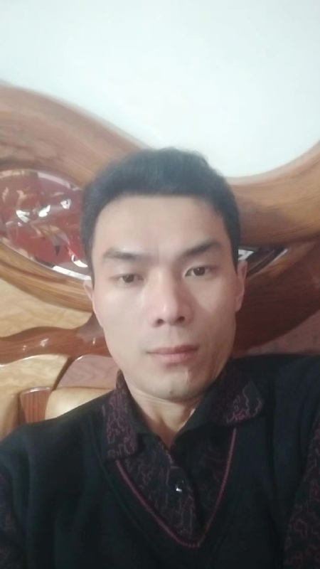 错把真心喂了狗的第四张照片--平和婚介网