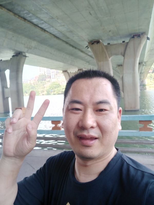 上人的第一张照片--平和婚介网