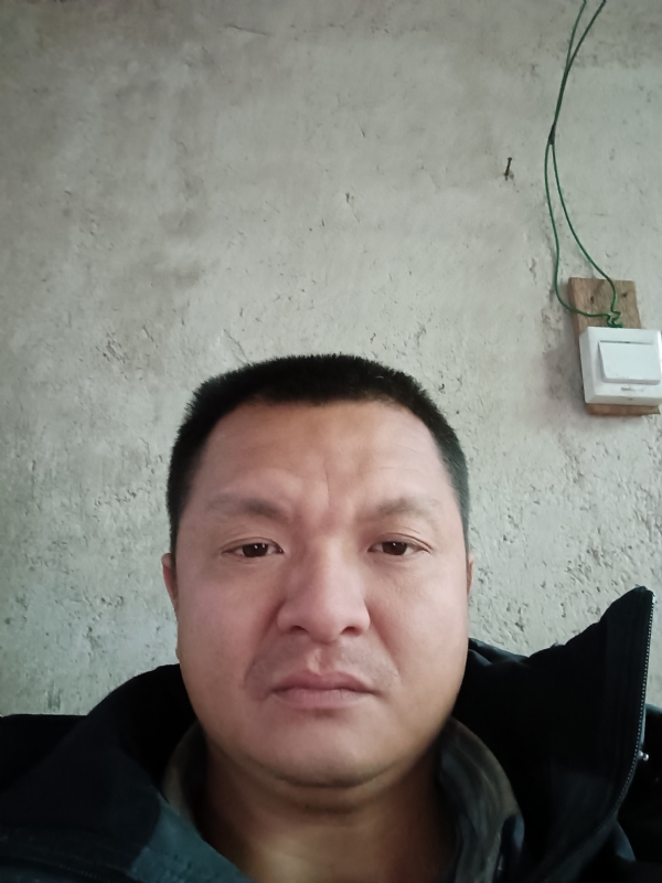 兰成龙的第四张照片--平和婚介网