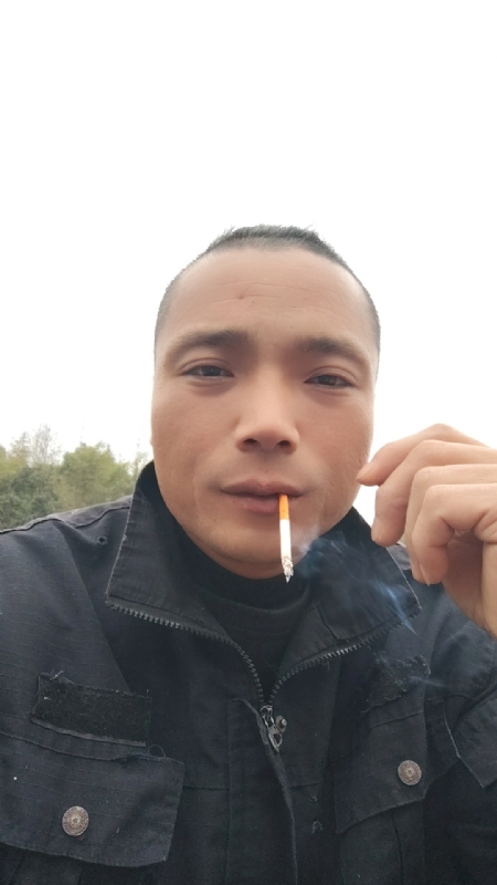 伯爵的第一张照片--平和婚介网