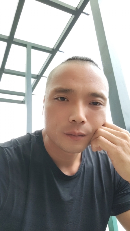伯爵的第三张照片--平和婚介网