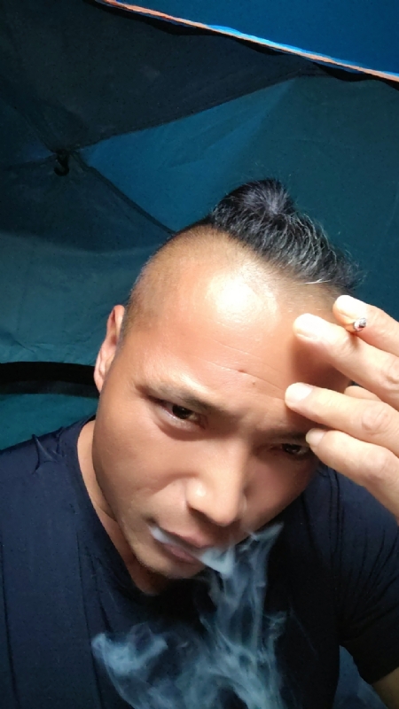 伯爵的第四张照片--平和婚介网